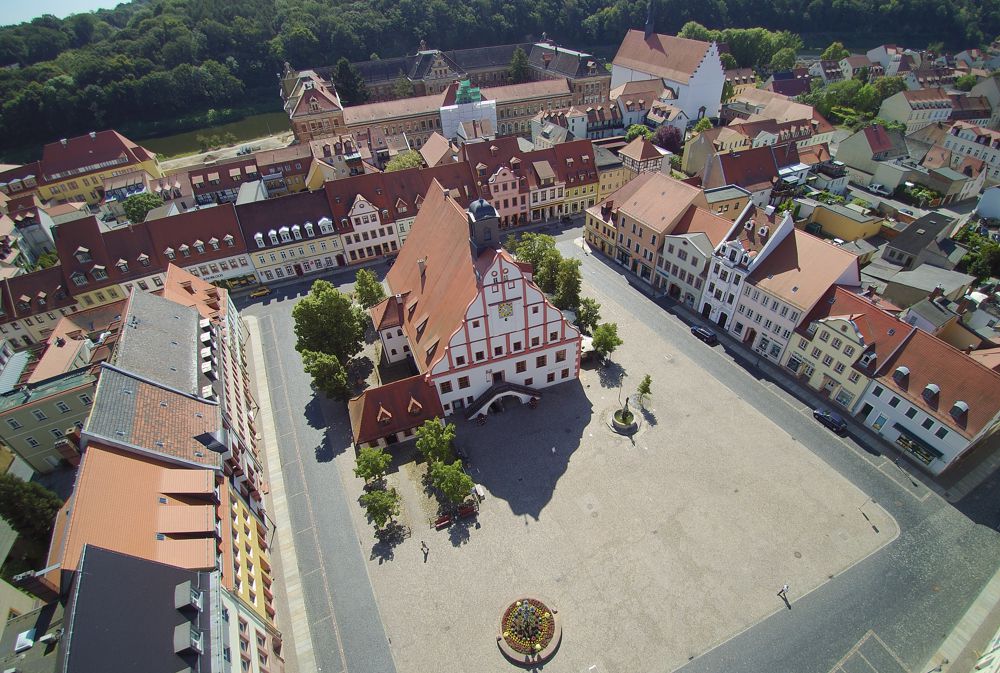 LKW-Arbeitsbühne und Hebebühne mieten in Grimma für Höhenarbeiten an der Pöppelmannbrücke, Frauenkirche und Altstadt