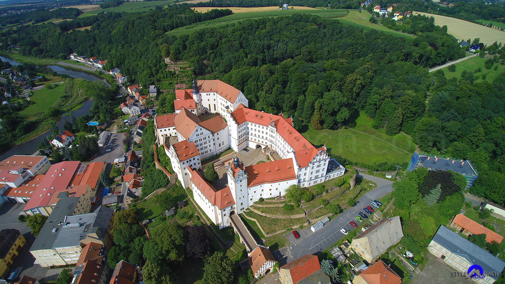 Das Schloss Colditz aus der Luft aufgenommen. Schönes Foto des Colditzer Schloss Oflag IV