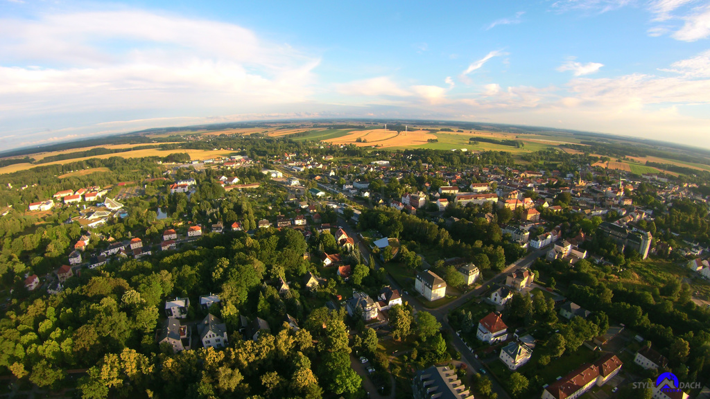 Luftaufnahme der Stadt Bad Lausick - Blick über die Dächer der Kurstadt